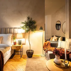 Apartment 2br 1,5bath Chic Near Wenceslas Square, Prague